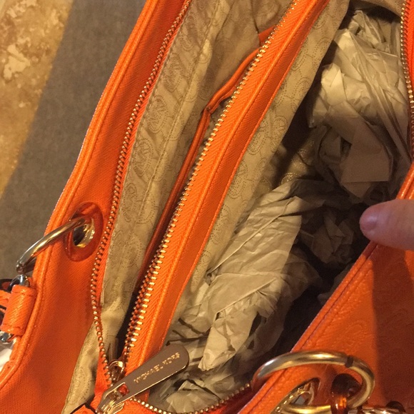 Michael Kors NWT Orange colot - Picture 6 of 8
